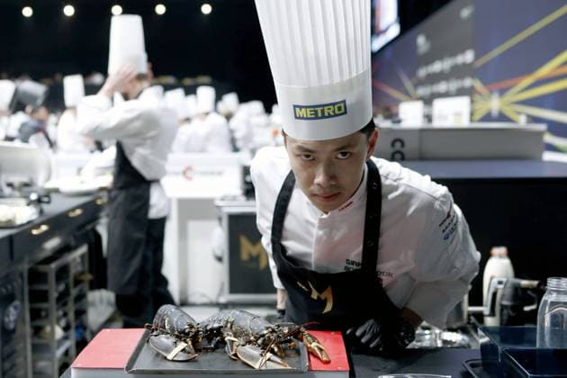 Bilder des Jahres 2025, News 01 Januar News Themen der Woche KW04 News Bilder des Tages The Bocuse dOr 2025 at the Parc des Expositions Eurexpo in Lyon Singaporean chef Mathew Leong, at the 2025 edition of the Bocuse dor, a prestigious gastronomic competition in which 24 international teams compete, takes place in two events This year, venison, foie gras and tea will be featured on the platter, while celery, celeriac, lean meats and lobster will take center stage Lyon, January 26, 2025 Pascal Fayolle Bestimage The Bocuse dOr 2025 at the Eurexpo Exhibition Center in Lyon on January 26, 2025 Lyon France  Copyright: xPascalxFayollex xBestimagexPascalxFayollex xBestimagex