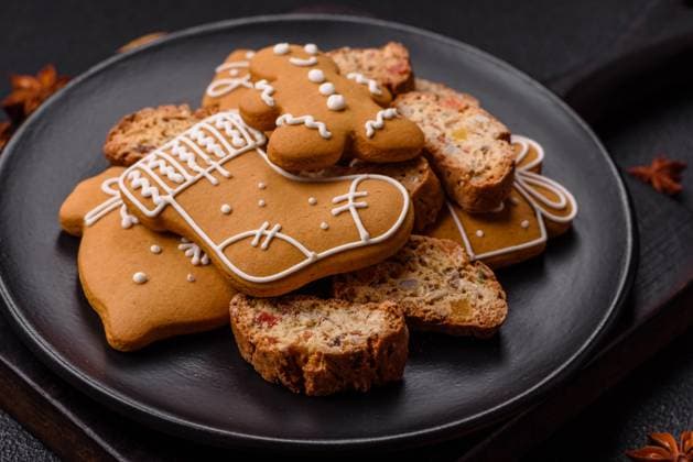 IMAGO Creative, Weihnachten, Food, Backen, Lebkuchen Weihnachts-Cantuccini mit Nüssen und kandierten Früchten, Lebkuchen Weihnachts-Cantuccini mit Nüssen und kandierten Früchten, Lebkuchen Copyright: xZoonar.com TetianaxChernykovax 22704895