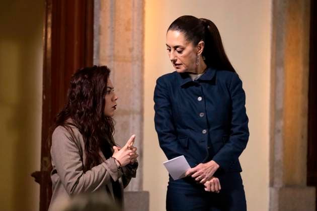 MexicoÃ¢â‚¬â ¢s President Claudia Sheinbaum Pardo and coordinator of Social Communication of the Government of Mexico, Paulina Silva during a briefing conference at National Palace. on January 27, 2025 in Mexico City, Mexico. Mexico City Mexico - ZUMAe321 20250127_zia_e321_008 Copyright: xLuisxBarronx