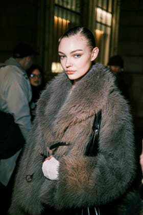 Paris Fashion Week HC SS25 Giambattista Valli 439733 2025 01 27 France  Copyright: xJean-BaptistexSoulliatx xStarfacex STAR_439733_124