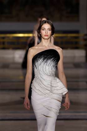 Tony Ward Haute Couture Spring Summer 2025, Paris, January 2025 Tony Ward Haute Couture Spring Summer 2025, Paris, January 2025, Credit:Zeppelin Avalon  Copyright: xZeppelinx xAvalonx 0958228712