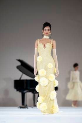Paris Fashion Week, Tamara Ralph Modenschau Personalities at the Tamara Ralph show for the Haute Couture Spring Summer 2025 collection at Paris Fashion Week PFW Model at the Tamara Ralph show for the Haute Couture Spring Summer 2025 collection at Paris Fashion Week PFW on 27 January 2025 Perusseau Da Silva Bestimage Tamara Ralph for the Haute Couture Spring Summer 2025 collection at Paris Fashion Week PFW on 27 January 2025 Paris France  Copyright: xTizianoxDaxSilvax-xPierrexPerusseaux xBestimagexTizianoxDaxSilvax-xPierrexPerusseaux xBestimagex