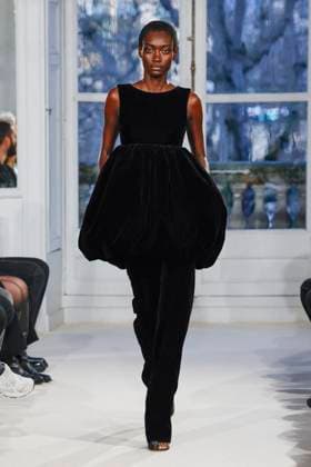 Défilé Alexandre Vauthier Collection Haute Couture Printemps Eté 2025 lors de la Fashion Week de Paris PFW Défilé Alexandre Vauthier Collection Haute Couture Printemps Eté 2025 lors de la Fashion Week de Paris PFW , le 27 janvier 2025 Alexandre Vauthier Fashion Show Haute Couture Spring Summer 2025 during Paris Fashion Week January 27th, 2025 Paris France  Copyright: xAgencex xBestimagexAgencex xBestimagex