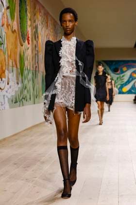 Paris Fashion Week, Christian Dior Modenschau Défilé Christian Dior Collection Haute Couture Printemps Eté 2025 lors de la Fashion Week de Paris PFW Défilé Christian Dior Collection Haute Couture Printemps Eté 2025 lors de la Fashion Week de Paris PFW , le 27 janvier 2025 Christian Dior Fashion Show Haute Couture Spring Summer 2025 during Paris Fashion Week January 27th, 2025 Paris France  Copyright: xAgencex xBestimagexAgencex xBestimagex