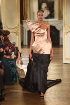 PFW Lena Erziak Runway A Model walks the runway during the Lena Erziak Women s Haute-Couture Spring Summer 2025 show as part of Paris Fashion Week in Paris, France on January 28, 2025. Photo by Jerome Dominé ABACAPRESS.COM  Copyright: xDominexJerome ABACAx