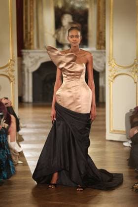 PFW Lena Erziak Runway A Model walks the runway during the Lena Erziak Women s Haute-Couture Spring Summer 2025 show as part of Paris Fashion Week in Paris, France on January 28, 2025. Photo by Jerome Dominé ABACAPRESS.COM  Copyright: xDominexJerome ABACAx