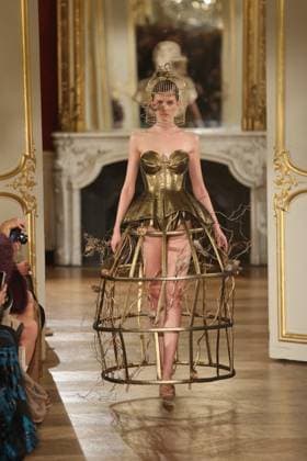 PFW Lena Erziak Runway A Model walks the runway during the Lena Erziak Women s Haute-Couture Spring Summer 2025 show as part of Paris Fashion Week in Paris, France on January 28, 2025. Photo by Jerome Dominé ABACAPRESS.COM  Copyright: xDominexJerome ABACAx