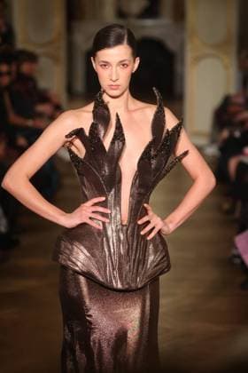 PFW Lena Erziak Runway A Model walks the runway during the Lena Erziak Women s Haute-Couture Spring Summer 2025 show as part of Paris Fashion Week in Paris, France on January 28, 2025. Photo by Jerome Dominé ABACAPRESS.COM  Copyright: xDominexJerome ABACAx