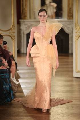 PFW Lena Erziak Runway A Model walks the runway during the Lena Erziak Women s Haute-Couture Spring Summer 2025 show as part of Paris Fashion Week in Paris, France on January 28, 2025. Photo by Jerome Dominé ABACAPRESS.COM  Copyright: xDominexJerome ABACAx