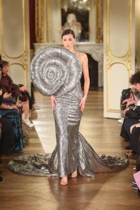 PFW Lena Erziak Runway A Model walks the runway during the Lena Erziak Women s Haute-Couture Spring Summer 2025 show as part of Paris Fashion Week in Paris, France on January 28, 2025. Photo by Jerome Dominé ABACAPRESS.COM  Copyright: xDominexJerome ABACAx