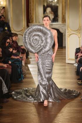 PFW Lena Erziak Runway A Model walks the runway during the Lena Erziak Women s Haute-Couture Spring Summer 2025 show as part of Paris Fashion Week in Paris, France on January 28, 2025. Photo by Jerome Dominé ABACAPRESS.COM  Copyright: xDominexJerome ABACAx