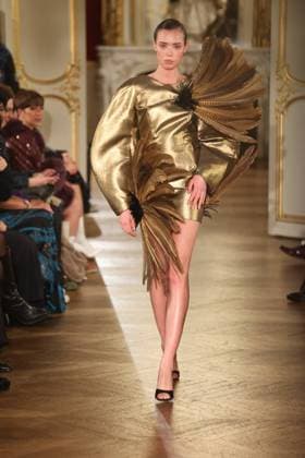 PFW Lena Erziak Runway A Model walks the runway during the Lena Erziak Women s Haute-Couture Spring Summer 2025 show as part of Paris Fashion Week in Paris, France on January 28, 2025. Photo by Jerome Dominé ABACAPRESS.COM  Copyright: xDominexJerome ABACAx