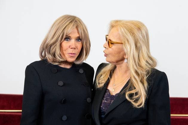 PFW - Stephane Rolland HC - Photocall NB Brigitte Macron, Sylvie Vartan attends the Schiaparelli Haute Couture Spring-Summer 2025 show as part of Paris Fashion Week on January 28 2025 in Paris, France. Photo by Nasser Berzane ABACAPRESS.COM Paris France  Copyright: xBerzanexNasser ABACAx