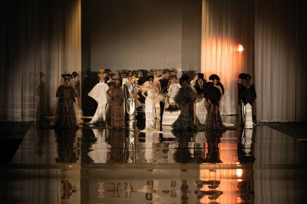 Stephane Rolland: Runway - Paris Fashion Week - Haute Couture Spring-Summer 2025 PARIS, FRANCE - JANUARY 28: Models walk the runway during the StÃ phane Rolland Haute Couture Spring-Summer 2025 show as part of Paris Fashion Week on January 28, 2025 in Paris, France., Credit:Lounis Tiar Avalon France, Paris, Salle Playel  Copyright: xLounisxTiarx xAvalonx 0958391762