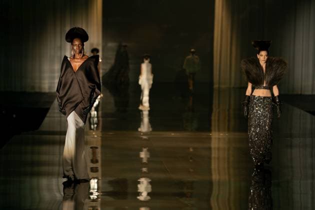 Stephane Rolland: Runway - Paris Fashion Week - Haute Couture Spring-Summer 2025 PARIS, FRANCE - JANUARY 28: Models walk the runway during the StÃ phane Rolland Haute Couture Spring-Summer 2025 show as part of Paris Fashion Week on January 28, 2025 in Paris, France., Credit:Lounis Tiar Avalon France, Paris, Salle Playel  Copyright: xLounisxTiarx xAvalonx 0958391846