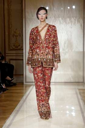 Giorgio Armani Prive Haute Couture Spring Summer 2025, Paris, 28 January 2025 Giorgio Armani Prive Haute Couture Spring Summer 2025 runway, Paris, France, 28 January 2025., Credit:x Avalon Paris, France  Copyright: xxx xAvalonx 0958491190