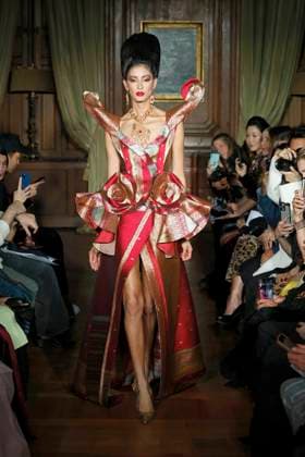 Ronald van der Kemp Haute Couture Spring Summer 2025, Paris, 28 January 2025 Ronald van der Kemp RVDK Haute Couture Spring Summer 2025 runway, Paris, France, 28 January 2025., Credit:x Avalon Paris, France  Copyright: xxx xAvalonx 0958511732