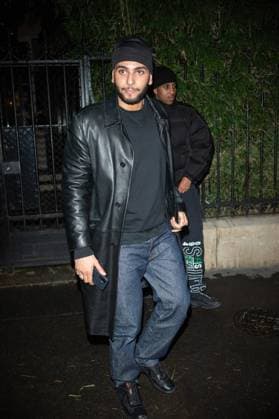 Exclusif People à la sortie de la soirée de Lenny Kravitz en marge de la fashion week Haute Couture Printemps Eté 2025 Exclusif Younes Bendjima People leaving Lenny Kravitzs party during Haute Couture Spring Summer 2025 fashion week on 28 January 2025 Yehiel Chekroune Bestimage Exclusive No web en Siosse Belgique Exit from Lenny Kravitzs party during Haute Couture Spring Summer 2025 fashion week on 28 January 2025 Paris France  Copyright: xYehielxChekrounex xBestimagexYehielxChekrounex xBestimagex