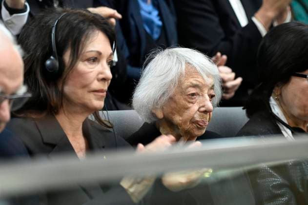 Iris Berben und Margot Friedländer bei der Gedenkstunde des Deutschen Bundestages aus Anlass des Tages des Gedenkens an die Opfer des Nationalsozialismus im Reichstagsgebäude. Berlin, 29.01.2025 *** Iris Berben and Margot Friedländer at the memorial service of the German Bundestag on the occasion of the Day of Remembrance of the Victims of National Socialism in the Reichstag building Berlin, 29 01 2025 Foto:xF.xKernx xFuturexImagex gedenkstunde_5139