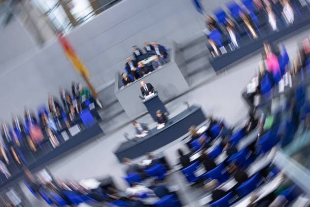 209. Sitzung des Bundestages Deutschland, Berlin am 29.01.2025: Bundeskanzler Olaf Scholz (SPD) hält eine Regierungserklärung zur aktuellen innenpolitischen Themen. *** 209 Meeting of the Bundestag Germany, Berlin on 29 01 2025 Federal Chancellor Olaf Scholz SPD holds a government statement on current domestic policy issues
