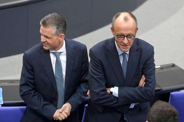 Thorsten Frei und Friedrich Merz in der 209. Sitzung des Deutschen Bundestages im Reichstagsgebäude. Berlin, 29.01.2025 *** Thorsten Frei and Friedrich Merz at the 209th session of the German Bundestag in the Reichstag building Berlin, 29 01 2025 Foto:xF.xKernx xFuturexImagex bundestagssitzung209_5101