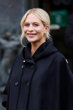 PFW - Elie Saab Arrivals Paris, France - January 29: Poppy Delevigne arrives to Elie Saab fashion show during the Haute Couture Fall Winter 2025 - 2026 Fashion Week on January 29, 2025 in Paris, France. Photo by Marco Piovanotto ABACAPRESS.COM PAris France  Copyright: xPiovanottoxMarco ABACAx