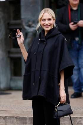 PFW - Elie Saab Arrivals Paris, France - January 29: Poppy Delevigne arrives to Elie Saab fashion show during the Haute Couture Fall Winter 2025 - 2026 Fashion Week on January 29, 2025 in Paris, France. Photo by Marco Piovanotto ABACAPRESS.COM PAris France  Copyright: xPiovanottoxMarco ABACAx