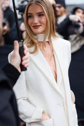 PFW - Elie Saab Arrivals Paris, France - January 29: Rosie Huntington arrives to Elie Saab fashion show during the Haute Couture Fall Winter 2025 - 2026 Fashion Week on January 29, 2025 in Paris, France. Photo by Marco Piovanotto ABACAPRESS.COM PAris France  Copyright: xPiovanottoxMarco ABACAx