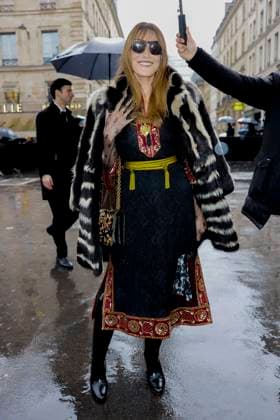 PFW - Valentino Arrivals Carla Bruni arrives to Valentino fashion show during the Haute Couture Fall Winter 2025 - 2026 Fashion Week on January 29, 2025 in Paris, France. Photo by Marco Piovanotto ABACAPRESS.COM Paris France  Copyright: xPiovanottoxMarco ABACAx