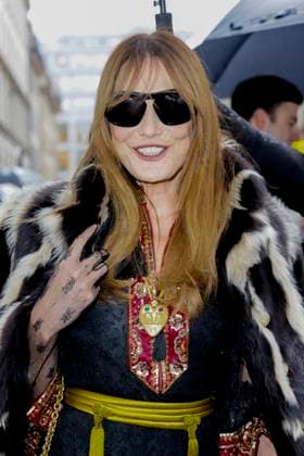 PFW - Valentino Arrivals Carla Bruni arrives to Valentino fashion show during the Haute Couture Fall Winter 2025 - 2026 Fashion Week on January 29, 2025 in Paris, France. Photo by Marco Piovanotto ABACAPRESS.COM Paris France  Copyright: xPiovanottoxMarco ABACAx