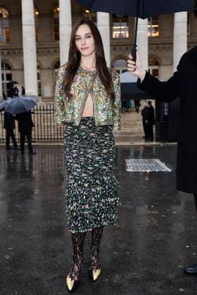 PFW - Valentino Arrivals Devon Lee Carlson arrives to Valentino fashion show during the Haute Couture Fall Winter 2025 - 2026 Fashion Week on January 29, 2025 in Paris, France. Photo by Marco Piovanotto ABACAPRESS.COM  Copyright: xPiovanottoxMarco ABACAx