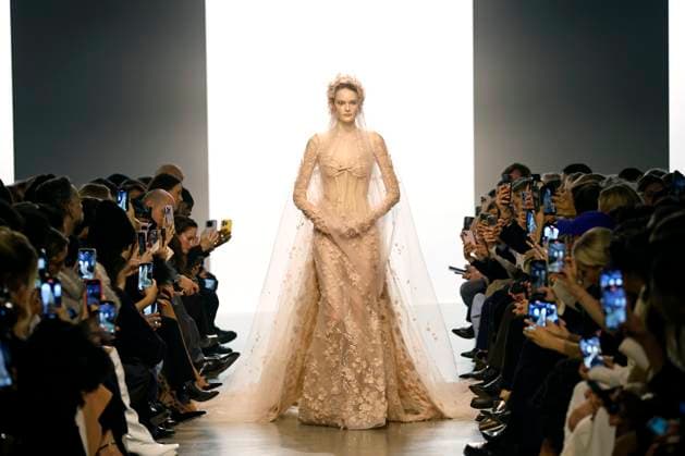 ELIE SAAB Haute Couture spring summer 2025, Paris January 2025 ELIE SAAB Haute Couture spring summer 2025, Paris January 2025, Credit:Zeppelin Avalon  Copyright: xZeppelinx xAvalonx 0958636223