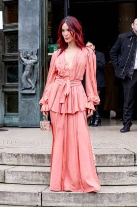 Arrivals and exits of the Elie Saab show at the Palais de Tokyo Haute Couture Spring Summer 2025 collection during Paris Fashion Week PFW Heart Evangelista Arrivals and exits of the Elie Saab show at the Palais de Tokyo Haute Couture Spring Summer 2025 collection during Paris Fashion Week PFW , FRance, le 29 janvier 2025 Denis Guignebourg Bestimage Arrivals and exits of the Elie Saab show at the Palais de Tokyo Haute Couture Spring Summer 2025 collection during Paris Fashion Week PFW , France, January 29, 2025 Paris France  Copyright: xClovis-Guignebourg BestimagexClovis-Guignebourg Bestimagex
