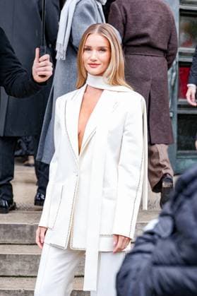 Arrivals and exits of the Elie Saab show at the Palais de TokyoHaute Couture Spring Summer 2025 collection during Paris Fashion Week PFW Rosie Huntington Whiteley Arrivals and exits of the Elie Saab show at the Palais de TokyoHaute Couture Spring Summer 2025 collection during Paris Fashion Week PFW , FRance, le 29 janvier 2025 Denis Guignebourg Bestimage Arrivals and exits of the Elie Saab show at the Palais de Tokyo Haute Couture Spring Summer 2025 collection during Paris Fashion Week PFW , France, January 29, 2025 Paris France  Copyright: xClovis-Guignebourg BestimagexClovis-Guignebourg Bestimagex