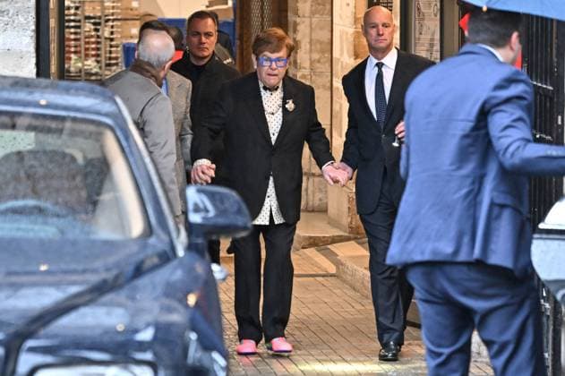PFW Haute Couture Elton John Exits Valentino Show JR Elton John is seen exiting Valentino show during Haute Couture Fashion Week in Paris, France on January 29, 2025. Photo by Julien Reynaud APS-Medias ABACAPRESS.COM Paris France  Copyright: xReynaudxJulien APS-Medias ABACAx