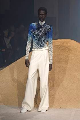 Yuima Nakazato Haute Couture spring summer 2025 Paris january 2025 Yuima Nakazato Haute Couture spring summer 2025 Paris january 2025, Credit:Zeppelin Avalon  Copyright: xZeppelinx xAvalonx 0958652457