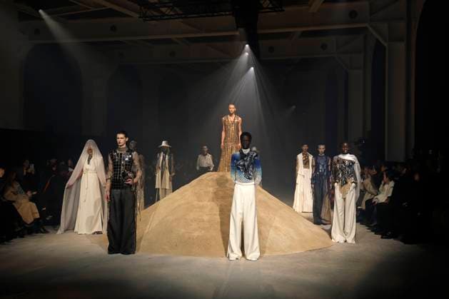 Yuima Nakazato Haute Couture spring summer 2025 Paris january 2025 Yuima Nakazato Haute Couture spring summer 2025 Paris january 2025, Credit:Zeppelin Avalon  Copyright: xZeppelinx xAvalonx 0958652748