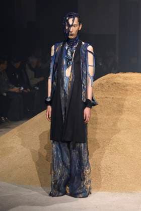 Yuima Nakazato Haute Couture spring summer 2025 Paris january 2025 Yuima Nakazato Haute Couture spring summer 2025 Paris january 2025, Credit:Zeppelin Avalon  Copyright: xZeppelinx xAvalonx 0958652759