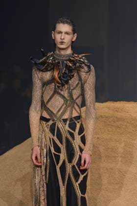 Yuima Nakazato Haute Couture spring summer 2025 Paris january 2025 Yuima Nakazato Haute Couture spring summer 2025 Paris january 2025, Credit:Zeppelin Avalon  Copyright: xZeppelinx xAvalonx 0958653087