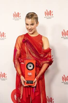 Singer Pommelien Thijs pictured during the 17th edition of the MIA s (Music Industry Award) award show, in Merksem, Wednesday 29 January 2025. The MIA awards are handed out by the VRT and VI.BE.  JAMESxARTHURxGEKIERE 111426099