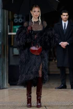 PFW - Elie Saab Arrivals Paris, France - January 29: Leonie Hanne arrives to Elie Saab fashion show during the Haute Couture Fall Winter 2025 - 2026 Fashion Week on January 29, 2025 in Paris, France. Photo by Marco Piovanotto Abacapress.com Paris France  Copyright: xPiovanottoxMarco ABACAx