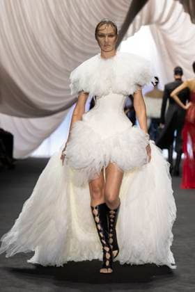 Défilé Jean Paul Gaultier x Ludovic De St Sernin Collection Haute Couture Automne Hiver 2024 2025 lors de la Fashion Week de Paris PFW Défilé Jean Paul Gaultier x Ludovic De St Sernin Collection Haute Couture Automne Hiver 2025 2026 lors de la Fashion Week de Paris PFW , le 29 janvier 2025 Jean Paul Gaultier x Ludovic De St Sernin Fashion Show Haute Couture Fall Winter 2025 2026 during Paris Fashion Week,on january 9th 2025 Paris France  Copyright: xAgencex xBestimagexAgencex xBestimagex