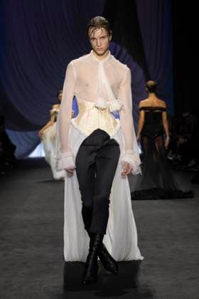 Défilé Jean Paul Gaultier x Ludovic De St Sernin Collection Haute Couture Automne Hiver 2024 2025 lors de la Fashion Week de Paris PFW Défilé Jean Paul Gaultier x Ludovic De St Sernin Collection Haute Couture Automne Hiver 2025 2026 lors de la Fashion Week de Paris PFW , le 29 janvier 2025 Jean Paul Gaultier x Ludovic De St Sernin Fashion Show Haute Couture Fall Winter 2025 2026 during Paris Fashion Week,on january 9th 2025 Paris France  Copyright: xAgencex xBestimagexAgencex xBestimagex