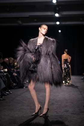 PFW - Ashi Studio Runway A model walks the runway during the Ashi Studio Haute-Couture Spring Summer 2025 show as part of Paris Fashion Week in Paris, France on January 30, 2025. Photo by Eliot Blondet ABACAPRESS.COM Paris France  Copyright: xBlondetxEliot ABACAx