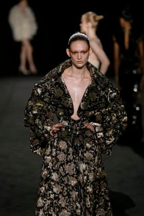 ASHI STUDIO Haute Couture spring summer 2025 Paris january 2005 ASHI STUDIO Haute Couture spring summer 2025 Paris january 2005, Credit:Zeppelin Avalon  Copyright: xZeppelinx xAvalonx 0958892693