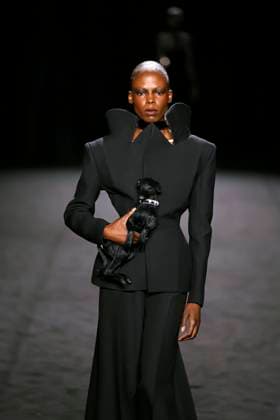 ASHI STUDIO Haute Couture spring summer 2025 Paris january 2005 ASHI STUDIO Haute Couture spring summer 2025 Paris january 2005, Credit:Zeppelin Avalon  Copyright: xZeppelinx xAvalonx 0958892989