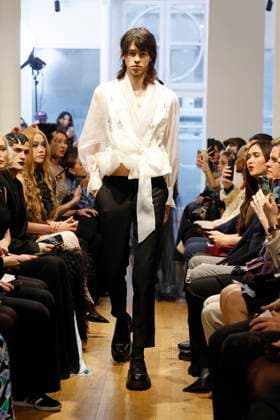 Peet Dullaert Haute Couture spring summer 2025 Paris january 2005 Peet Dullaert Haute Couture spring summer 2025 Paris january 2005, Credit:Zeppelin Avalon  Copyright: xZeppelinx xAvalonx 0958961575