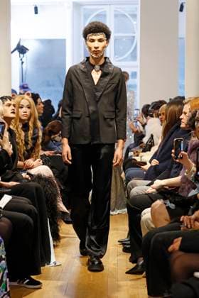 Peet Dullaert Haute Couture spring summer 2025 Paris january 2005 Peet Dullaert Haute Couture spring summer 2025 Paris january 2005, Credit:Zeppelin Avalon  Copyright: xZeppelinx xAvalonx 0958962461