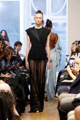 Peet Dullaert Haute Couture spring summer 2025 Paris january 2005 Peet Dullaert Haute Couture spring summer 2025 Paris january 2005, Credit:Zeppelin Avalon  Copyright: xZeppelinx xAvalonx 0958962622