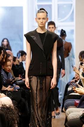 Peet Dullaert Haute Couture spring summer 2025 Paris january 2005 Peet Dullaert Haute Couture spring summer 2025 Paris january 2005, Credit:Zeppelin Avalon  Copyright: xZeppelinx xAvalonx 0958962635